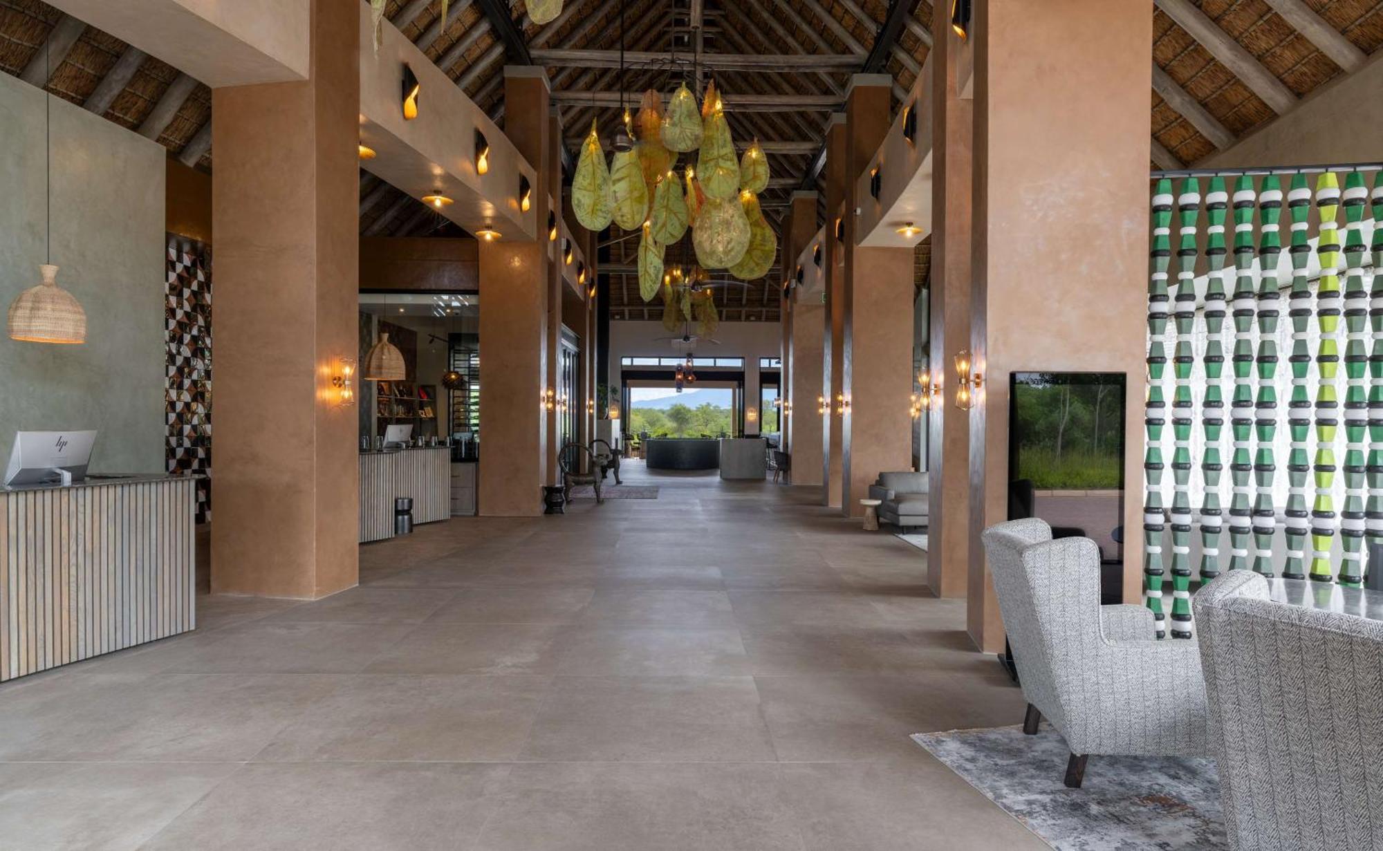 Radisson Safari Hotel Hoedspruit Exterior photo Lobby